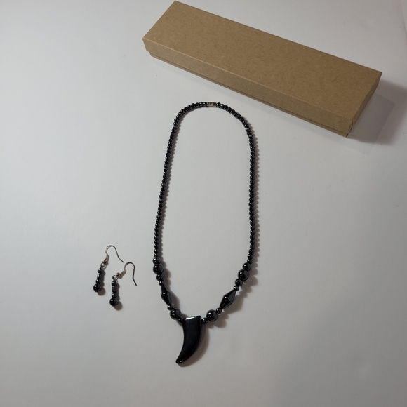 TUNGSTEN Horn / Tooth Pendant Bead Necklace with Earrings Set - Picture 5 of 16